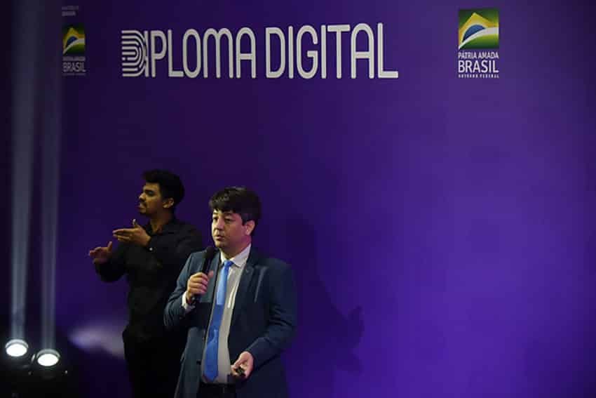 Leia mais sobre o artigo Governo Federal lança o Diploma Digital